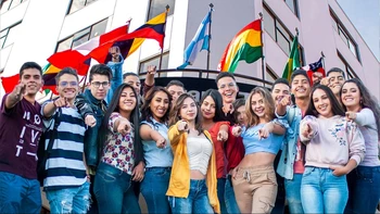 Desarrollo sostenido de la educación con enfoque global en Unifranz a través de convenios internacionales y estrategias innovadoras.