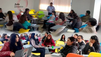 Formación por competencias y calidad educativa: Unifranz lidera innovadora formación docente en Bolivia para elevar el desempeño escolar.
