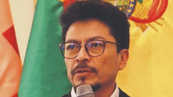 Bolivia asume protagonismo en Davos con canciller Aramayo y ministro Espinoza, priorizando diálogos y cooperación regional