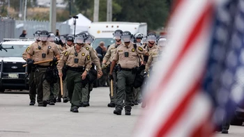 Detenciones migratorias alcanzan récord con más de 73.000 personas detenidas en Estados Unidos