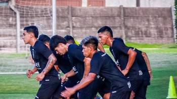 Blooming hace ajustes previos al amistoso con Guabirá después de registrar lesiones en dos jugadores clave.