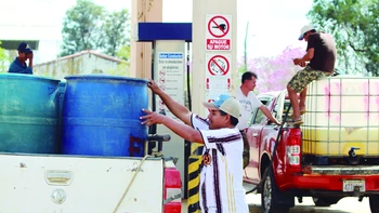 Bolivia ahorrará más de $us 3.600 millones tras eliminar el subsidio a los combustibles y ajustar la economía