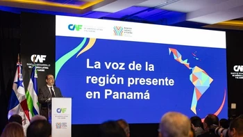 Bolivia busca renovar su papel en la región y atraer inversiones extranjeras en el Foro Económico Internacional de la CAF.