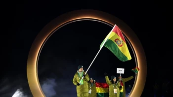 Bolivia debuta en los Juegos Olímpicos de Invierno con Timo Grönlund como abanderado y representante único en Italia.