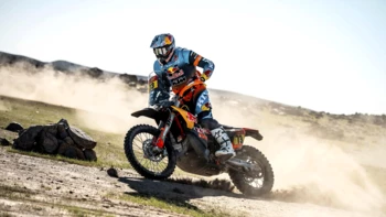 Edgar Canet marca un hito al ganar el prólogo del Dakar a los 20 años de edad con dominio absoluto