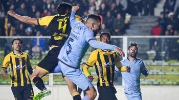 Bolívar y The Strongest se enfrentan en un duelo decisivo por el pase a cuartos de final del Torneo de