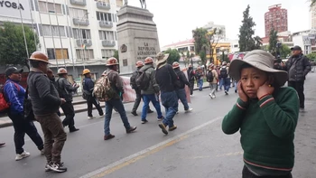 COB confirma ruptura con mineros cooperativistas y choferes en protestas contra Decreto Supremo 5503, priorizando intereses sectoriales.