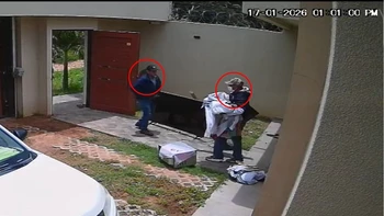 Robo violento en barrio El Trigal 2: Ladrones armados roban Bs 71.800 en efectivo y joyería.