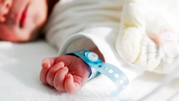 Cuatro partos de emergencia dan la sorpresiva bienvenida a Navidad en la Maternidad Percy Boland