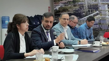 El gobierno anuncia restaurar régimen de precios para derivados del petróleo después de 28 años sin cambios en Bolivia