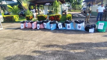 Desarticulación de laboratorio de cocaína en Villa Tunari deja sin más de 400 kilos de droga y armas confiscados