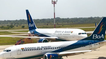 Reestructuración en BoA: Gobierno descubre sabotaje interno, anuncia despidos y búsqueda de socio privado para resolver crisis operativa.