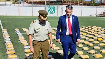Operativo antinarcóticos en Chile logra decomiso récord de más de una tonelada de droga en frontera con Bolivia.