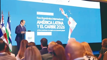 Paz lidera agenda diplomática en Panamá al inaugurar Foro Económico Internacional y sostener reuniones bilaterales con mandatarios de la región.