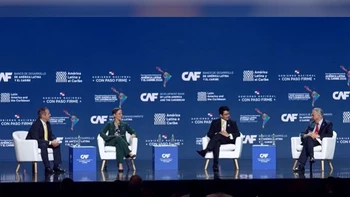 Estabilización económica y social en Bolivia: "Gobierno de Paz logra calmar caos económico en solo 10 semanas"