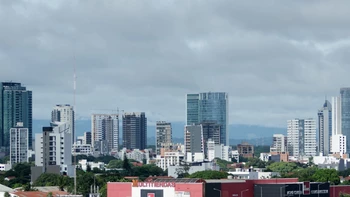 Calor extremo y precipitaciones moderadas a fuertes caracterizarán el clima en Santa Cruz y norte del país.