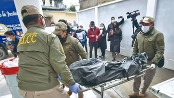 Asesinato de una niña de siete años y gravemente herida su madre: un móvil pasional y un crimen calculado contra