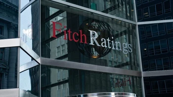 Mejora económica en Bolivia: Fitch reduce riesgo país, pero desequilibrios macroeconómicos persisten