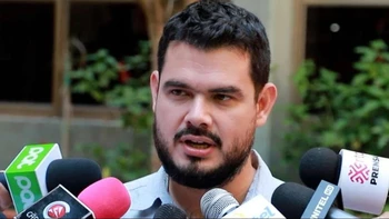 Gobernación de Santa Cruz prioriza recuperar tierras avasalladas en Las Londras y exige auditoría al INRA por irregularidades.