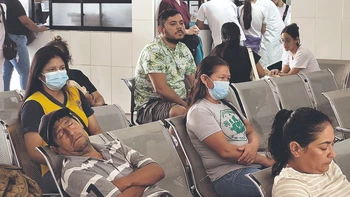 La atención médica en crisis: Hospitales venezolanos atendieron solo cinco días en enero debido a huelgas laborales prolongadas.