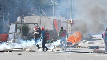 Jean Pierre Antelo advierte sobre la ilegitimidad de bloqueos en Bolivia ante amenazas de la COB y confrontaciones en La