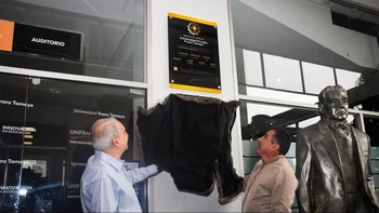 "Unifranz obtiene reconocimiento internacional QS Stars por su modelo educativo innovador y compromiso con la calidad académica y social."