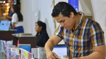 La Feria del Libro Navideña devuelve a la Manzana Uno con propuesta de regalar lectura y fomentar el pensamiento crítico