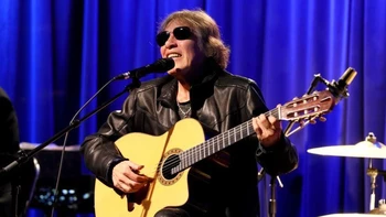 "La canción que une a todos: La historia detrás del éxito global de 'Feliz Navidad' por José Feliciano"