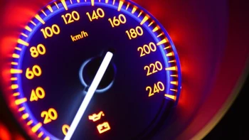 La paradoja de la velocidad: cómo el impulso atrasa más allá del tiempo ganado al aumentar la velocidad en la