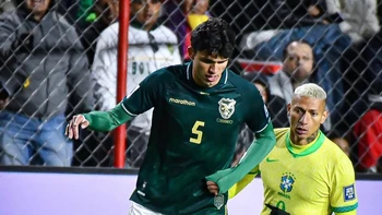 Efraín Morales revive la confianza en la selección boliviana con su regreso a las canchas tras operación de pubalgia.