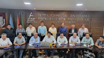 Sector constructor boliviano declara emergencia y exige aprobación de decreto supremo para reactivar economía.