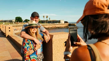 **Nuevo Título**: "Descubre los destinos más fascinantes del mundo: de la naturaleza a la cultura" En el artículo original, BBC