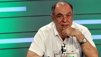 Fortalecimiento económico cruceño mediante autonomía fiscal, alianzas público-privadas y descentralización tributaria, según Otto Ritter.