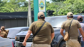 Policía y fuerzas especiales investigan secuestro de mujer en Yapacaní después de tiroteo en la vía pública