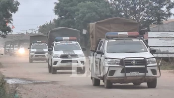 Policía boliviana logra controlar avasallamientos en Las Londras sin uso de fuerza ni militarización