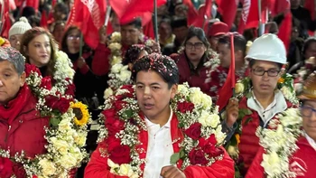 Marco Pumari promete autonomía y verdadero desarrollo para Potosí, criticando el centralismo y la falta de respeto por los recursos