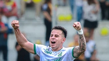 Henry Vaca, futbolista boliviano con experiencia internacional, espera nueva oportunidad en el mercado de pases hasta marzo.