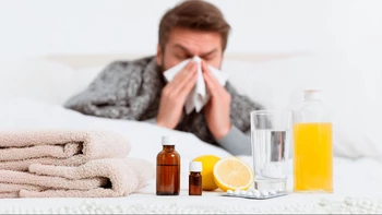 Reducción del riesgo de contagio de gripe en temporada de lluvias mediante medidas simples de prevención y higiene personal.