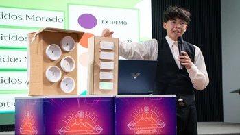 "La Paz implementa Solmáforo, semáforo ambiental accesible para advertir sobre el riesgo de radiación solar en la ciudad alta"