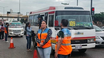 Transporte urbano en Santa Cruz de la Sierra se normalizará gradualmente después de acuerdo con autoridades sobre precio transitorio y