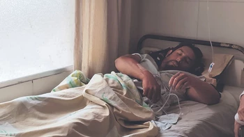 Desesperación crece mientras familias buscan a sus seres queridos arrastrados por el río Piraí después del desastre.