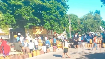 Vecinos demandan solución urgente por escasez de GLP y precios escalatorios en la provincia Obispo Santistevan.