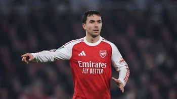 Arsenal mantiene opciones al título gracias a Zubimendi y una victoria complicada contra el Sunderland en Emirates Stadium
