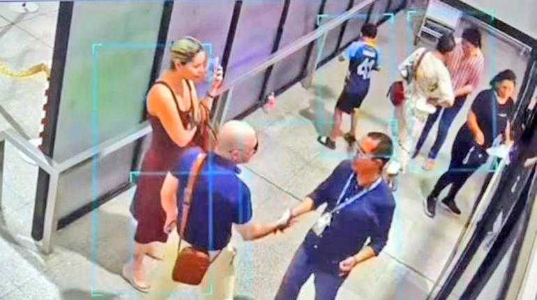 Caso maletas: Imágenes revelan contactos sospechosos entre juez, exfuncionario de Aduana y Laura Rojas