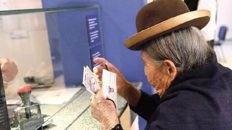 Gobierno asegura pago de Renta Dignidad con un aumento a Bs 500 pese a dudas sobre su viabilidad inmediata.