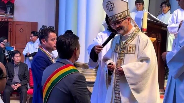 Monseñor Bialasik invita al presidente Paz y el vicepresidente Lara a unirse en nombre de la patrona orureña, María.