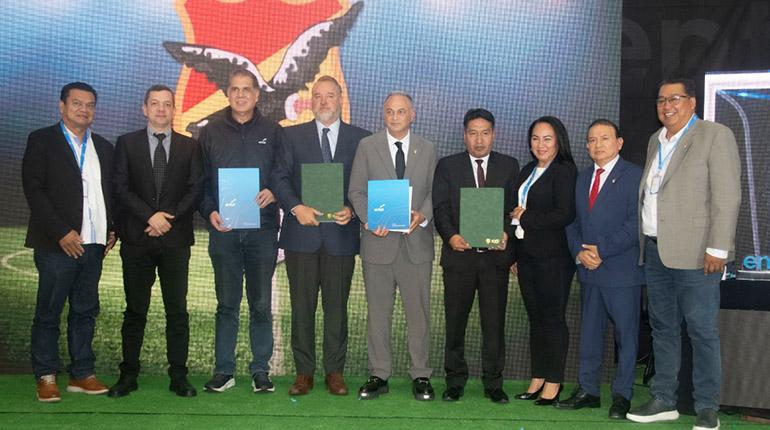 Fortalecimiento del fútbol boliviano: clubes profesionales recibirán $1 M por televisación condicionada