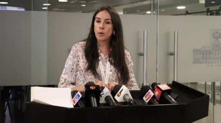 Exfuncionarios y exlegisladores bolivianos violan normas de salida del país, descubren investigaciones parlamentarias.