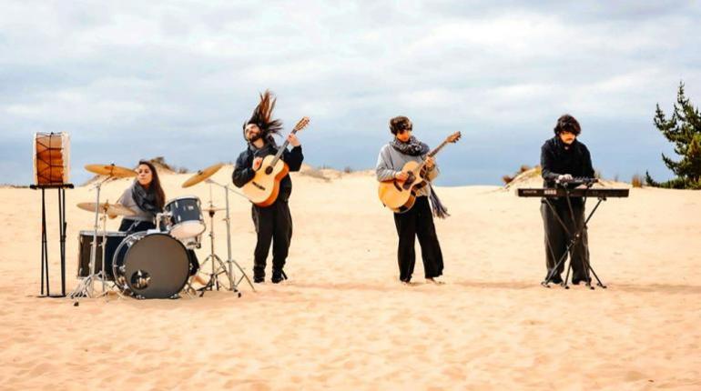 Kintanojara lanza "El jardín del tiempo", un álbum integral que fusiona géneros y explora la literatura y el teatro.