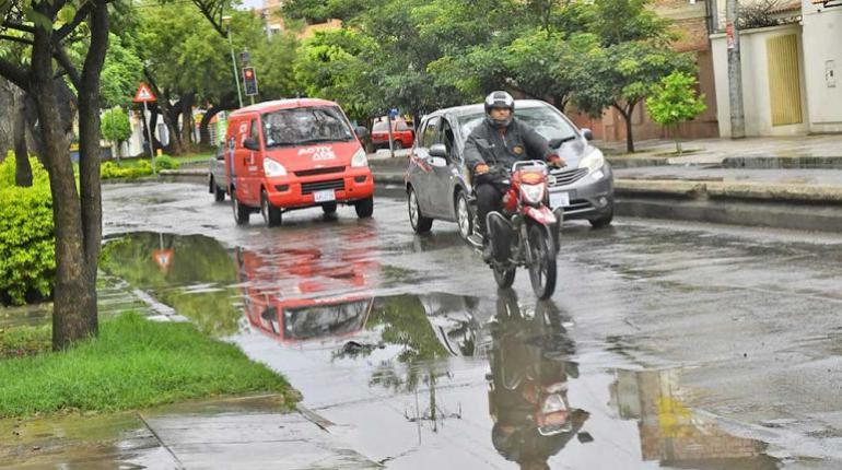 La UGR y Elfec intensifican acciones preventivas y de emergencia ante lluvias que afectarán Cochabamba durante varios días.